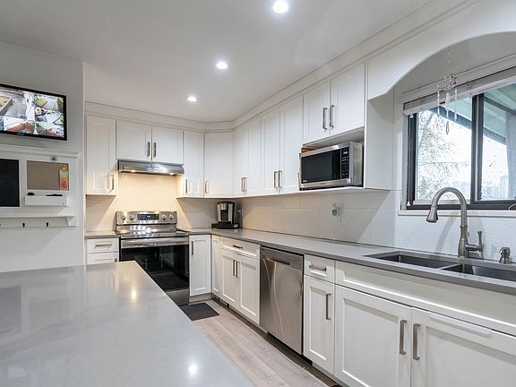 2nd image of 13933 90a Ave