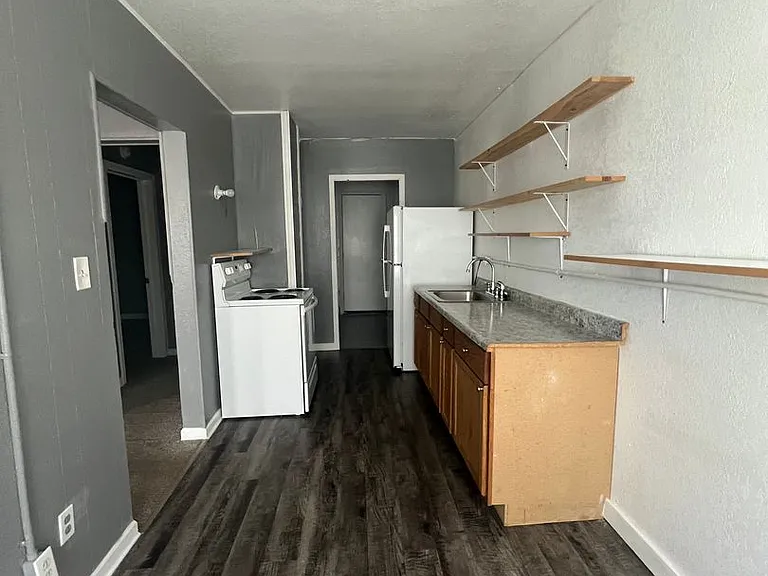 948 N Glendale St — Photo 3