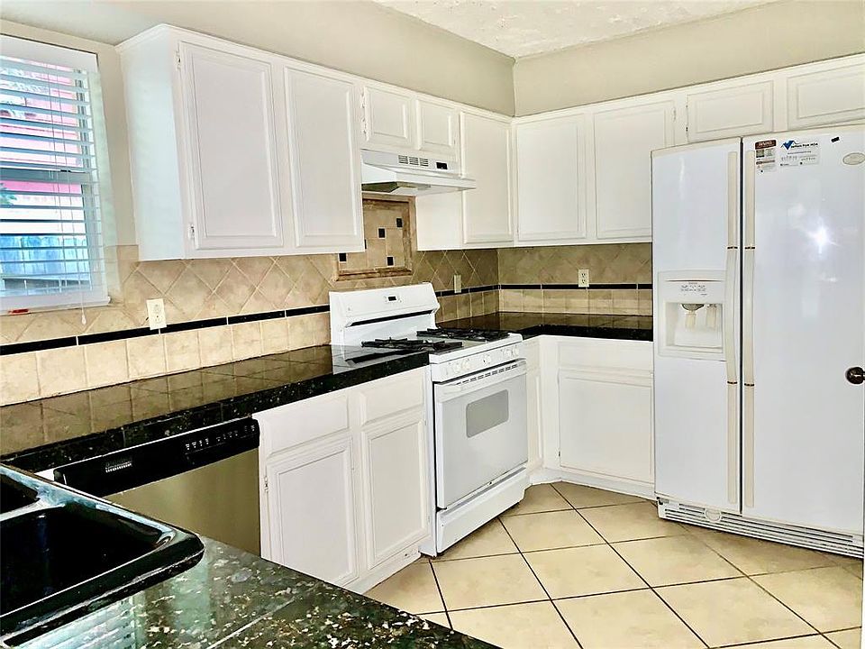 1st image of 3006 Mosby Dr