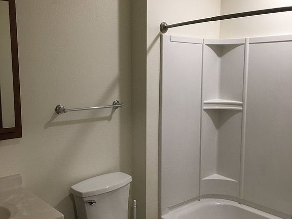 5th image of 1927 College St #1