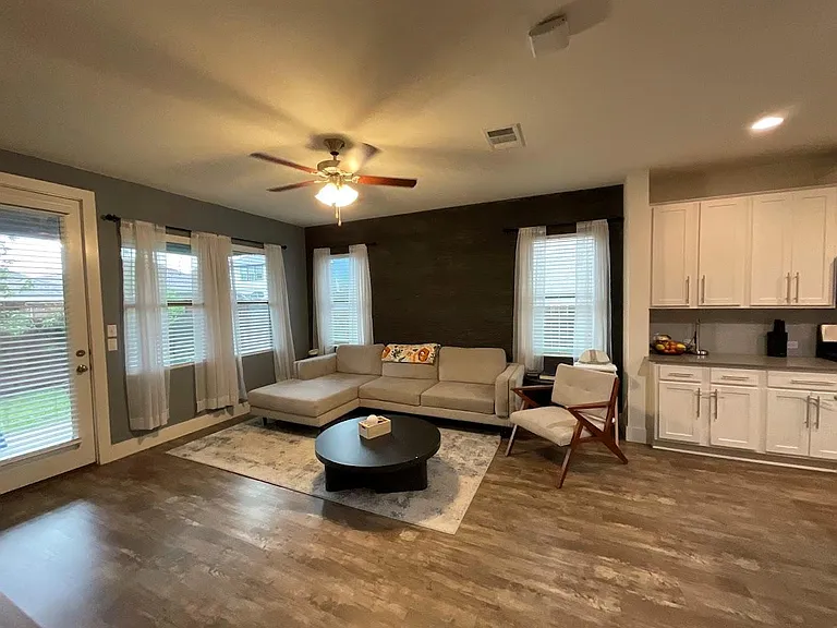 624 Golden Glory Rd — Photo 16