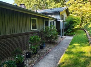 43 N Marley Dr, Flat Rock, NC 28731