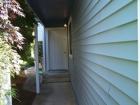 5th image of 230 Cypress St