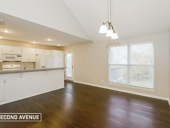4th image of 844 Village St