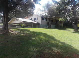 2967 Hodges Switch Rd, Strawberry Plains, TN 37871