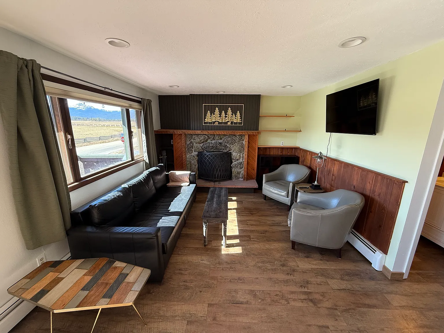 2 bed, 970 sqft, $2,700 — Photo 1