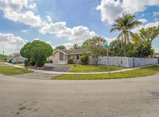 7818 SW 7th Pl, North Lauderdale, FL 33068