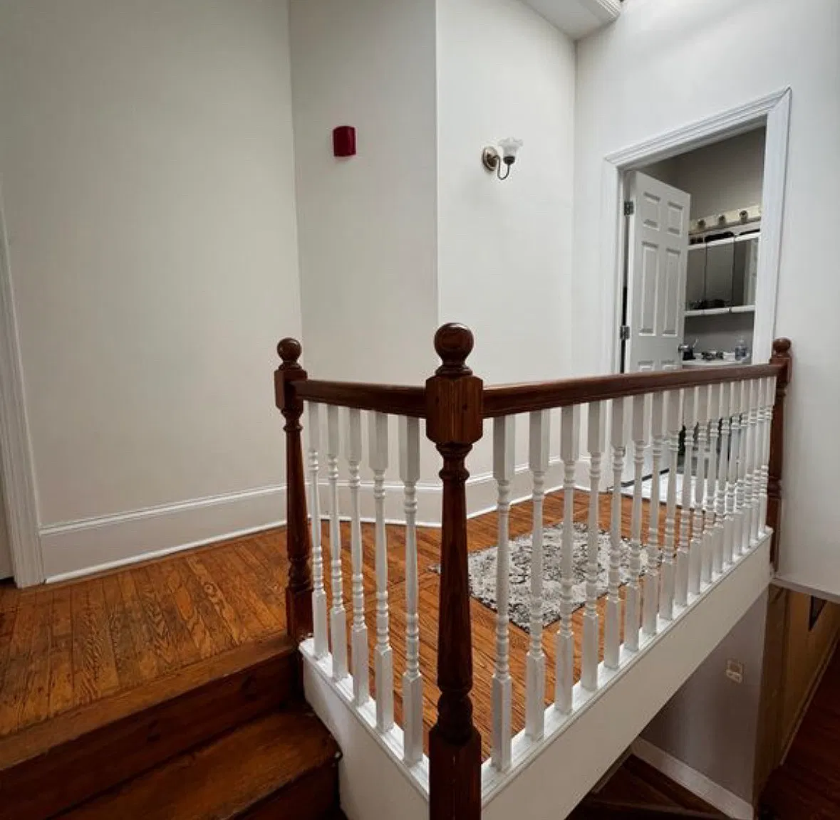 2 bed, 1000 sqft, $2,200 — Photo 3