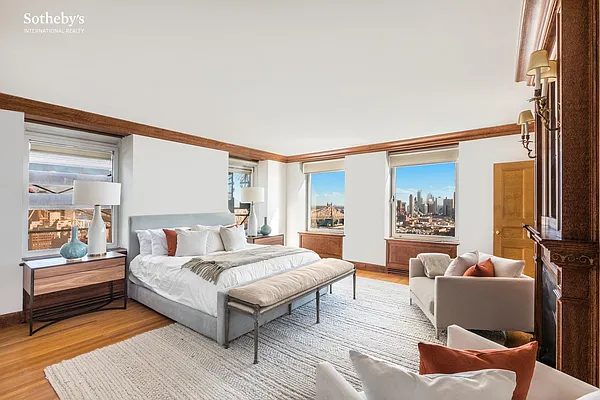 Sold by Sotheby's International Realty | media 11