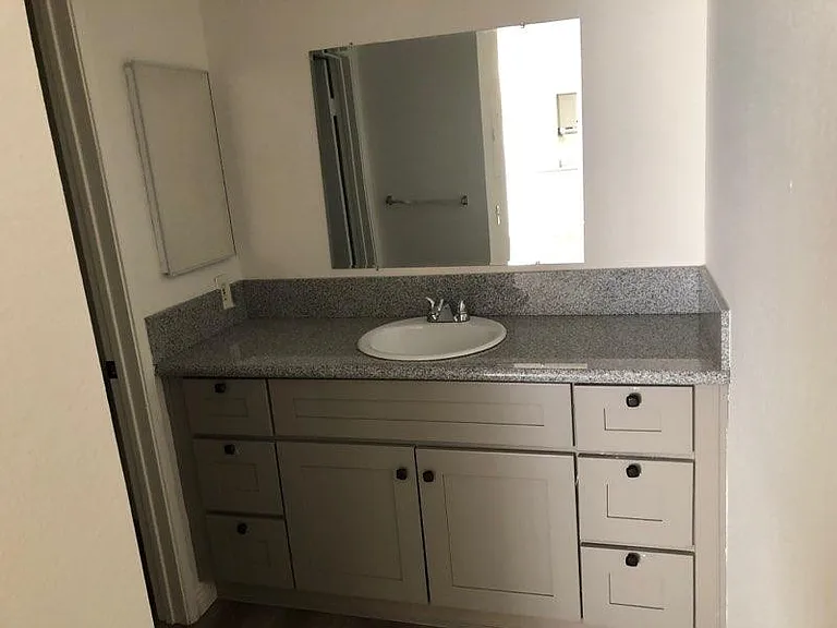 1210 North Cherokee Ave. — Photo 11