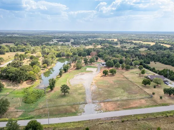 3254 E Highland St, Tecumseh, OK 74873