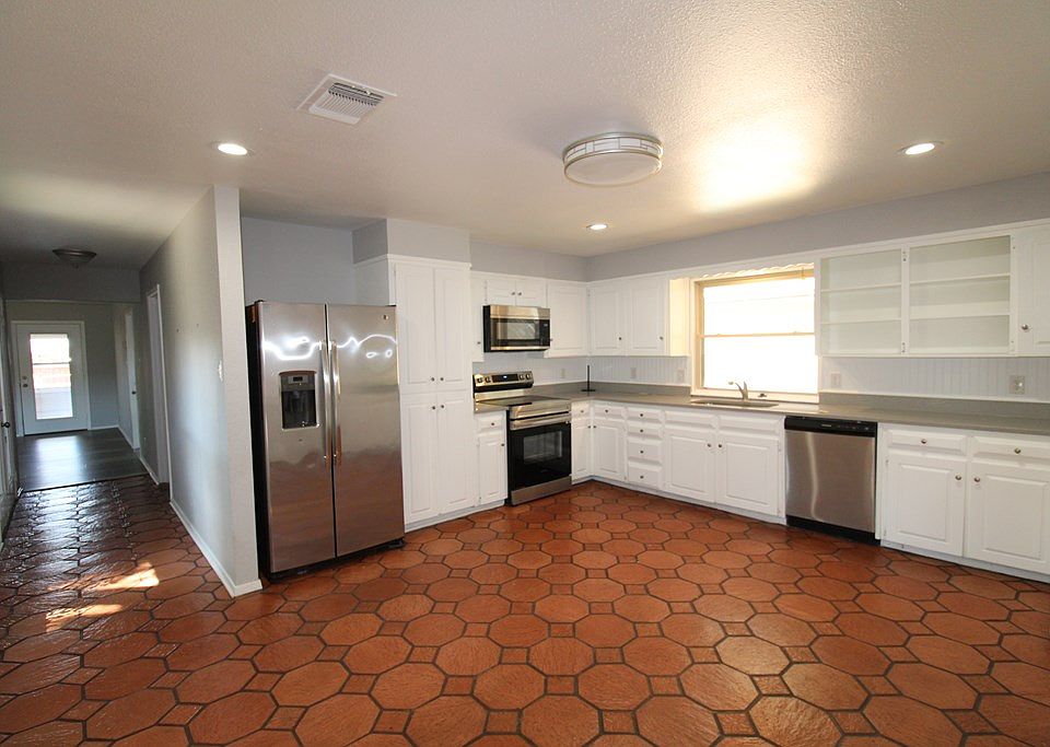 1st image of 3448 Sequoia Cir