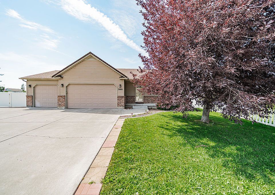 1st image of 3660 Merlin Dr