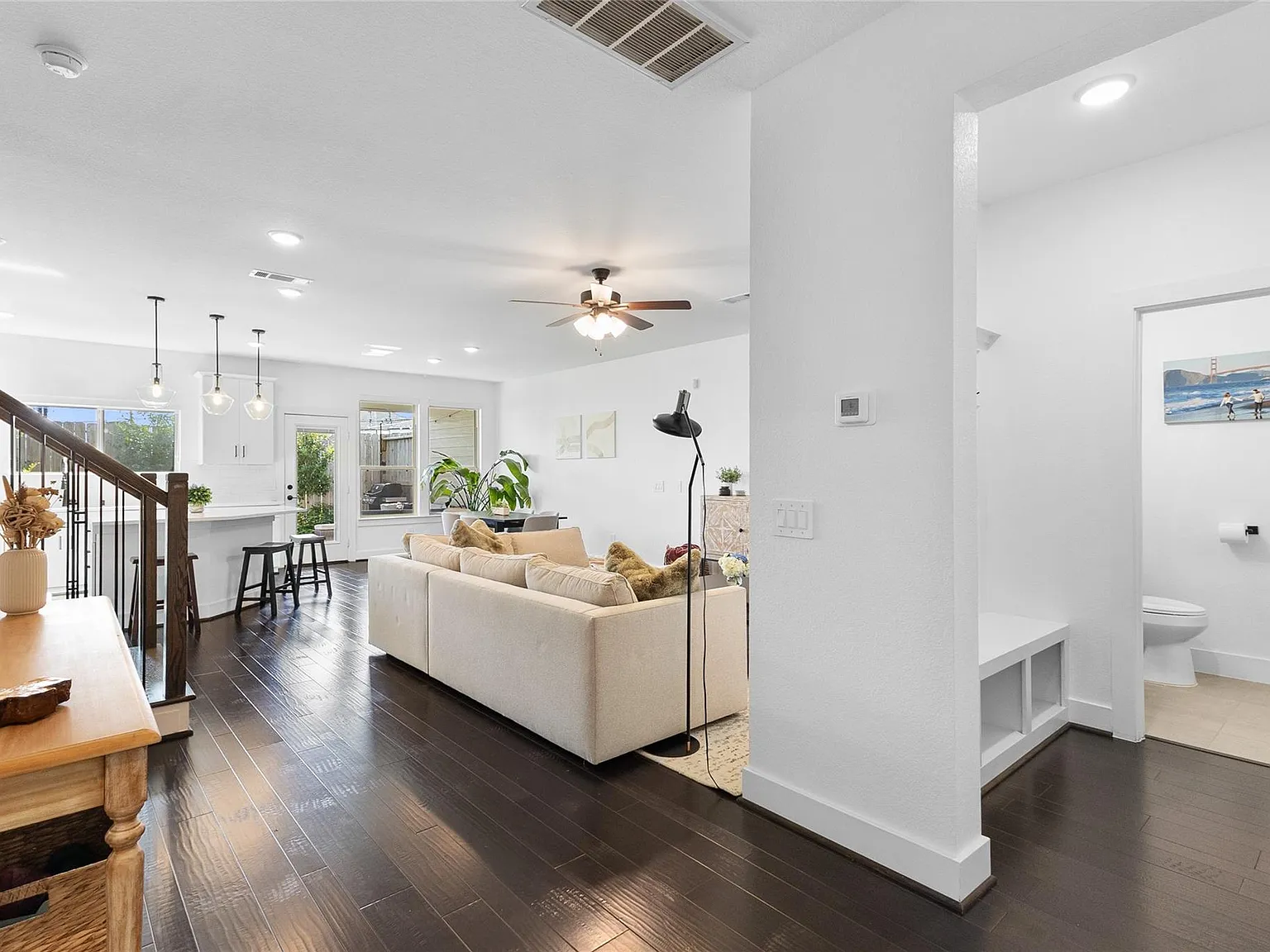 3 bed, 2.5 bath, 1967 sqft, $2,650 — Photo 4
