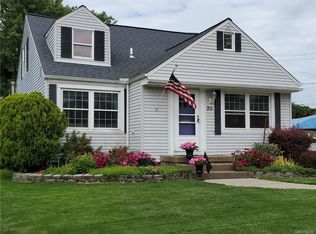 211 Westfall Dr, Tonawanda, NY 14150
