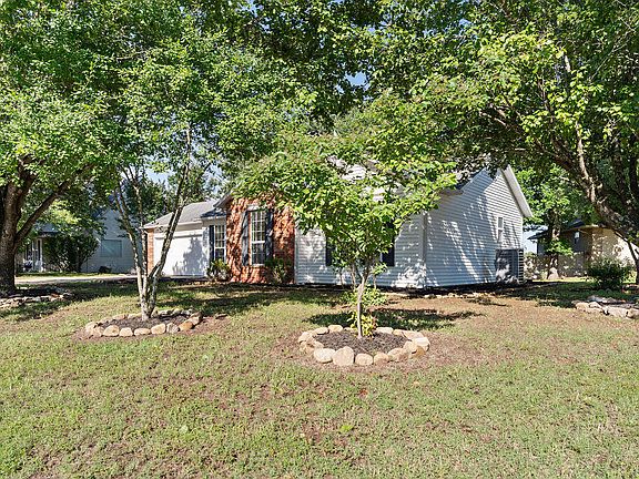 3rd image of 230 Meadow Ridge N
