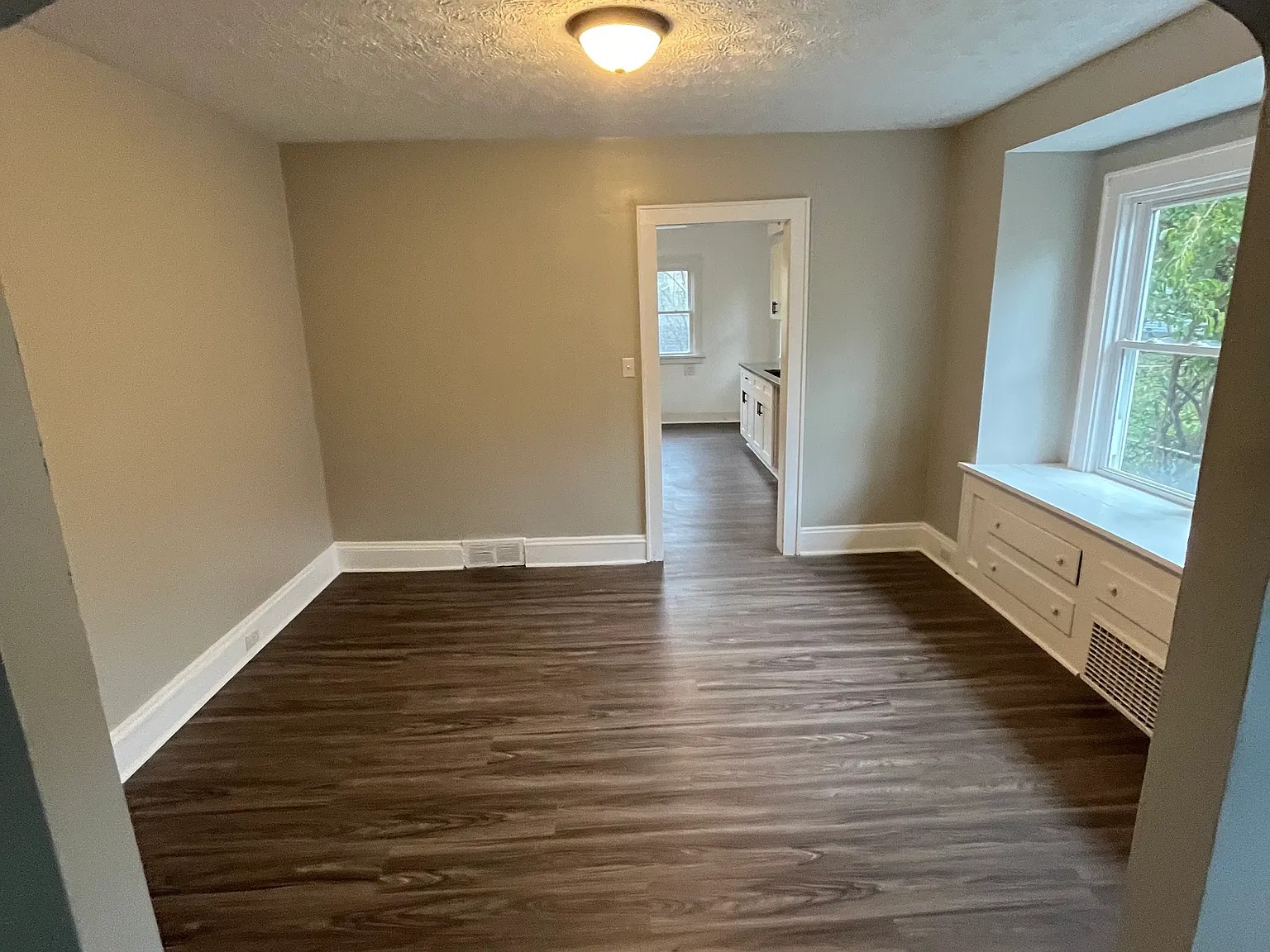 4 bed, 1238 sqft, $1,450 — Photo 3