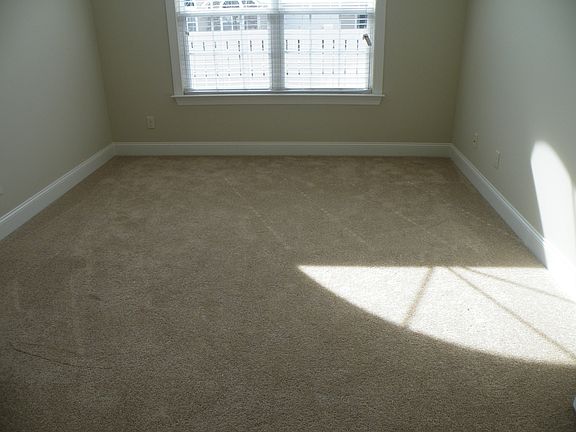 5th image of 634 Wilshire Way