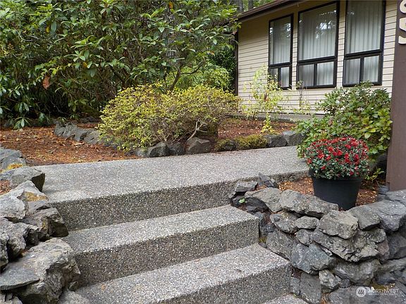 3rd image of 2985 SE Larksprings Lane