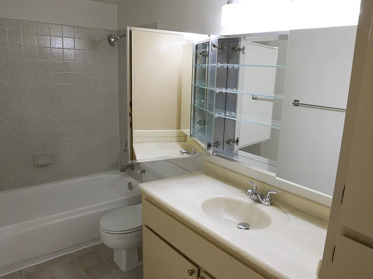 33941 Milton St — Photo 22