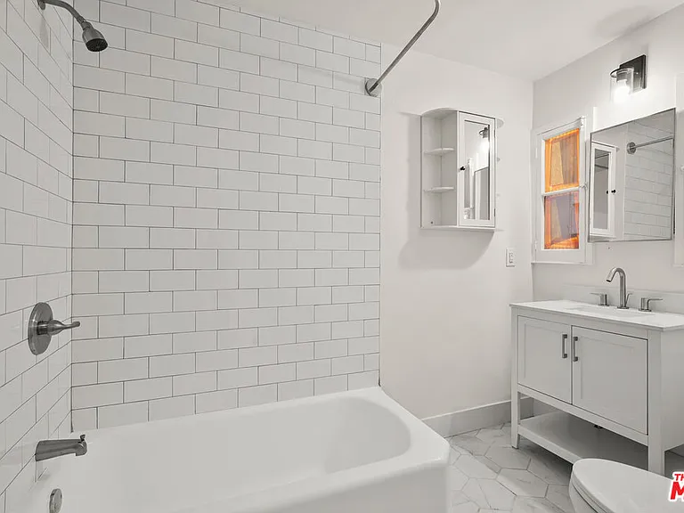 1815 N Grace Ave — Photo 14