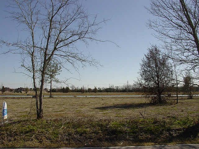 2nd image of 2909 Mandale Rd