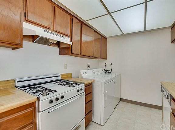 4th image of 1425 W 12th St APT 253