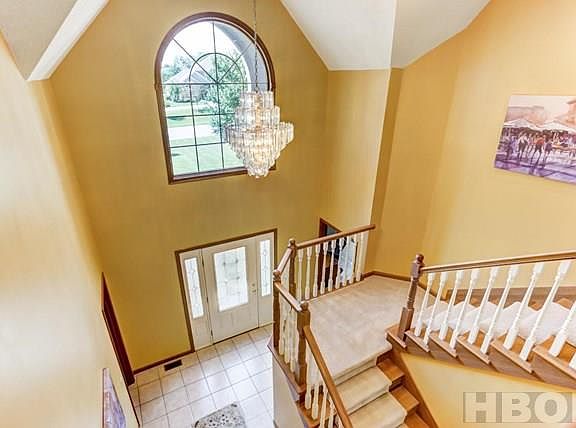 3rd image of 2922 Stoneybrook Dr