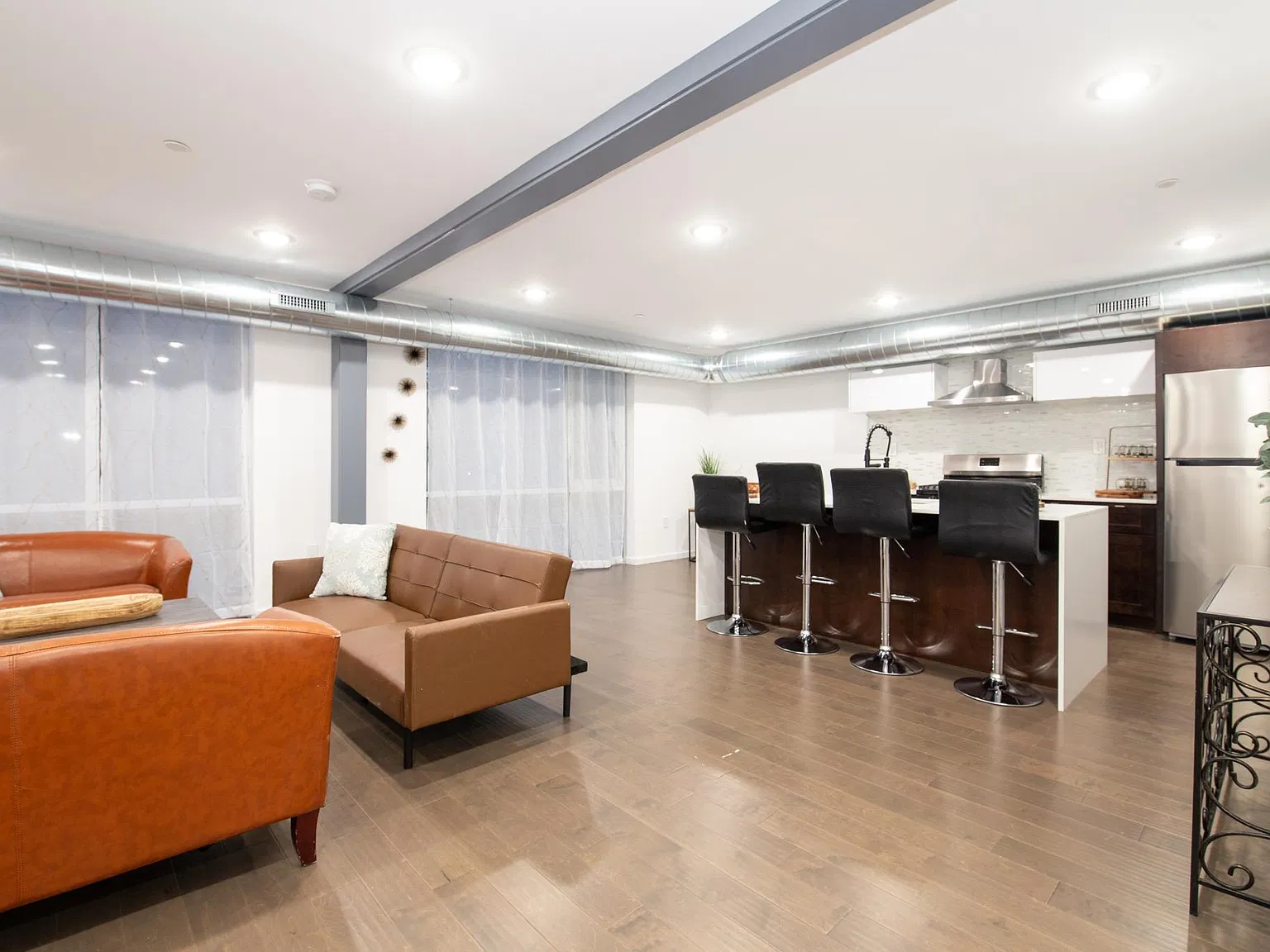 2 bed, 1650 sqft, $2,095 — Photo 2