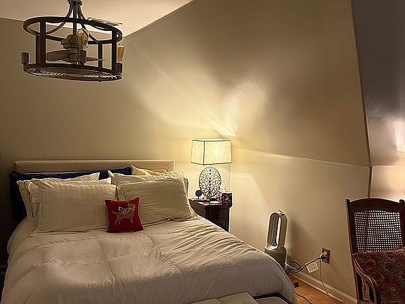 Upstairs bedroom 