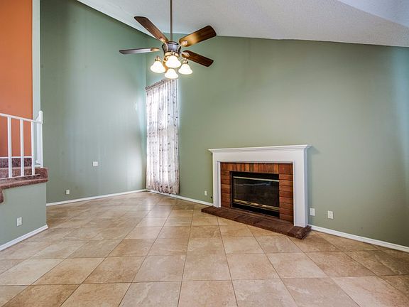 4th image of 12060 Drury Ln