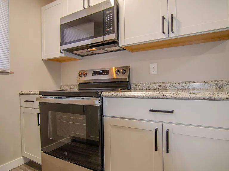 Newly Upgraded Apartments -The Courtyard at Park Hills, Minutes from Downtown — Photo 37