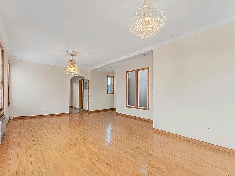 2925 Morgan Ave #2 — Photo 3