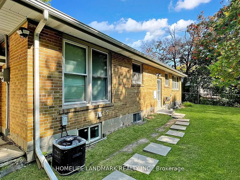 11 Uplands Ave #BASEMENT — Photo 33