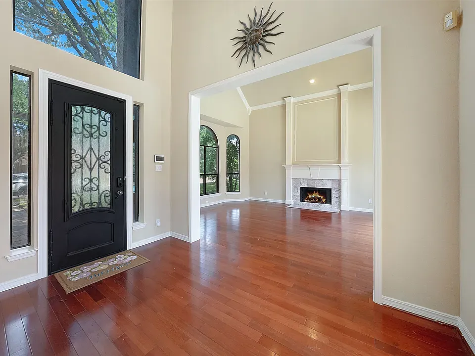 4 bed, 3.5 bath, 3784 sqft, $5,000 — Photo 2