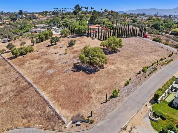 Linda Vista Ter, Fallbrook, CA 92028