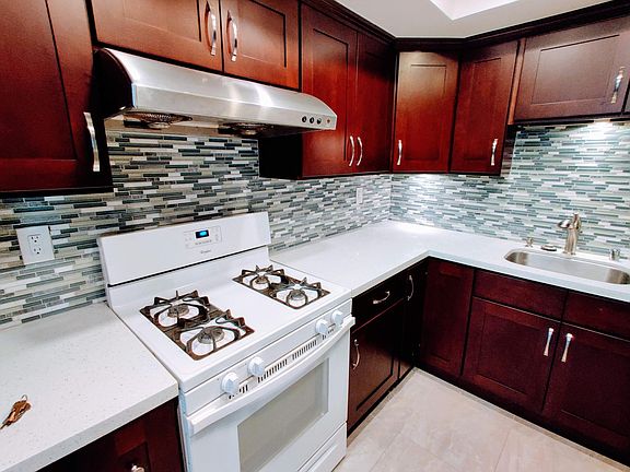 5th image of 620 N Kenwood St Unit 110