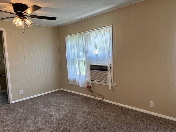 4th image of 305 N Main St