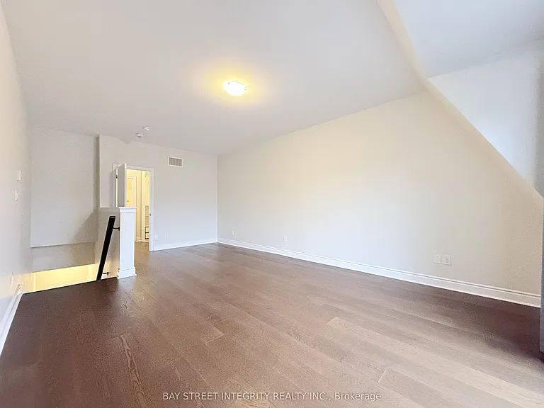 2160 Trafalgar Rd #3 — Photo 17