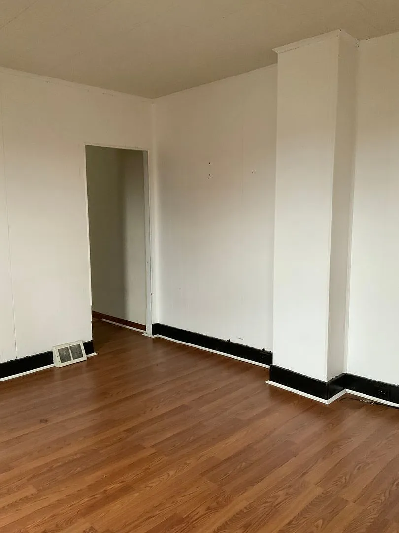 2 Bed | 1 Bath Duplex — Photo 4
