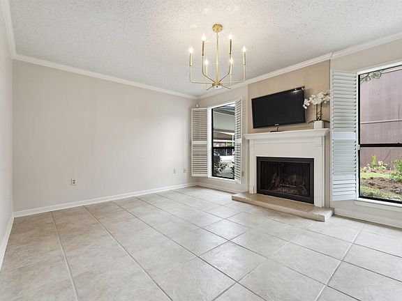3rd image of 984 Ridgepoint Ct #14-D