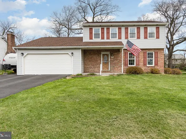 407 Crest Cir, Mohnton, PA 19540