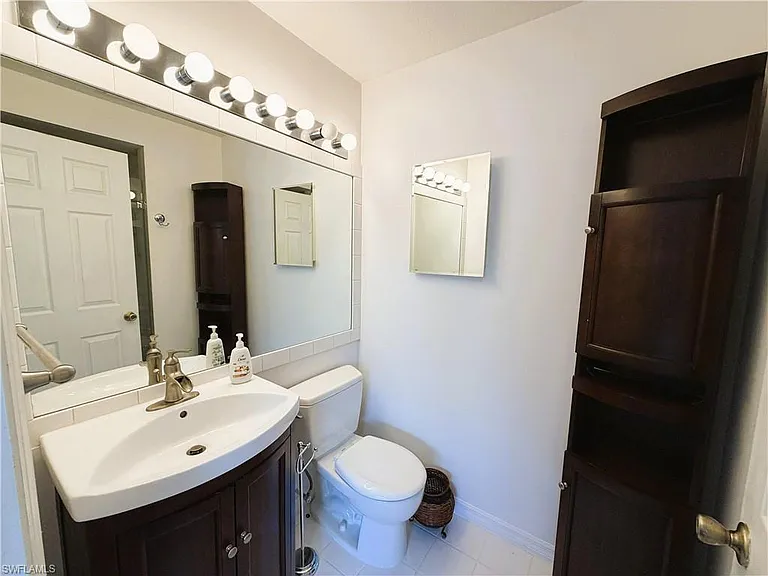 1018 Woodshire Ln #A209 — Photo 16