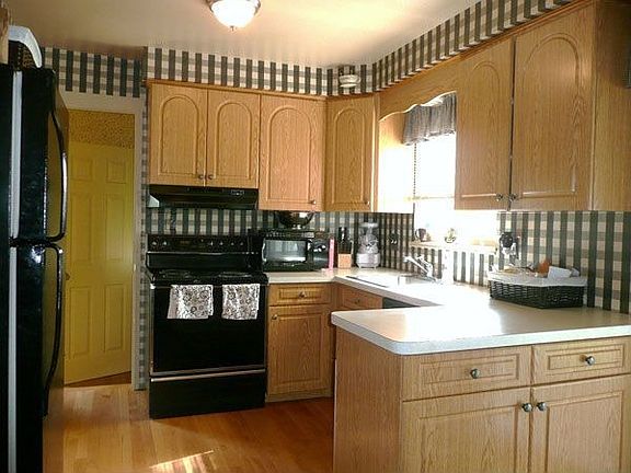 3rd image of 28241 Merritt Dr