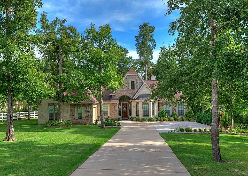 1st image of 8972 Forest Lake Dr