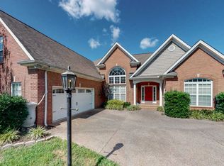 1004 Vista Ct, Hendersonville, TN 37075