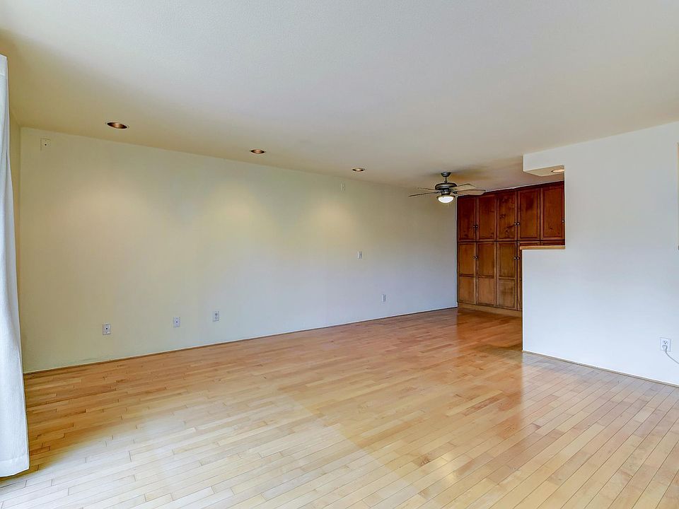 1st image of 11008 NE 68th St APT 727