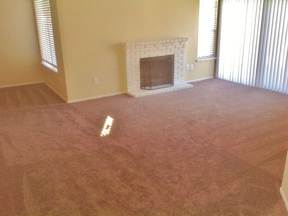 2nd image of 719 W Avenue H2
