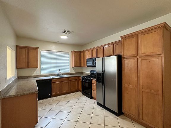 4th image of 261 Dizzy Petunia Ct