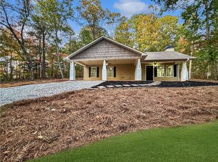 730 Carrie Cove Ln, Clarkesville, GA 30523